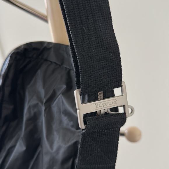 LeSportSac black nylon crossbody bag - Picture 4 of 10